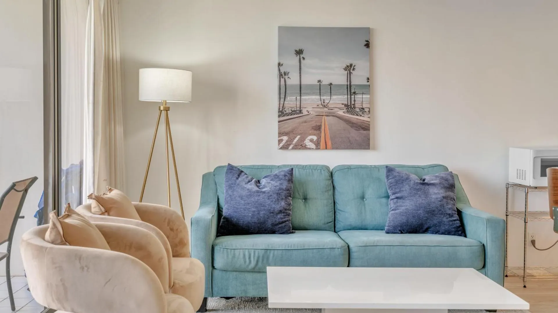 Appartement Poolside Waikiki Condo With Diamond Head Views, 1 Block From Beach Plus Free Parking Honolulu