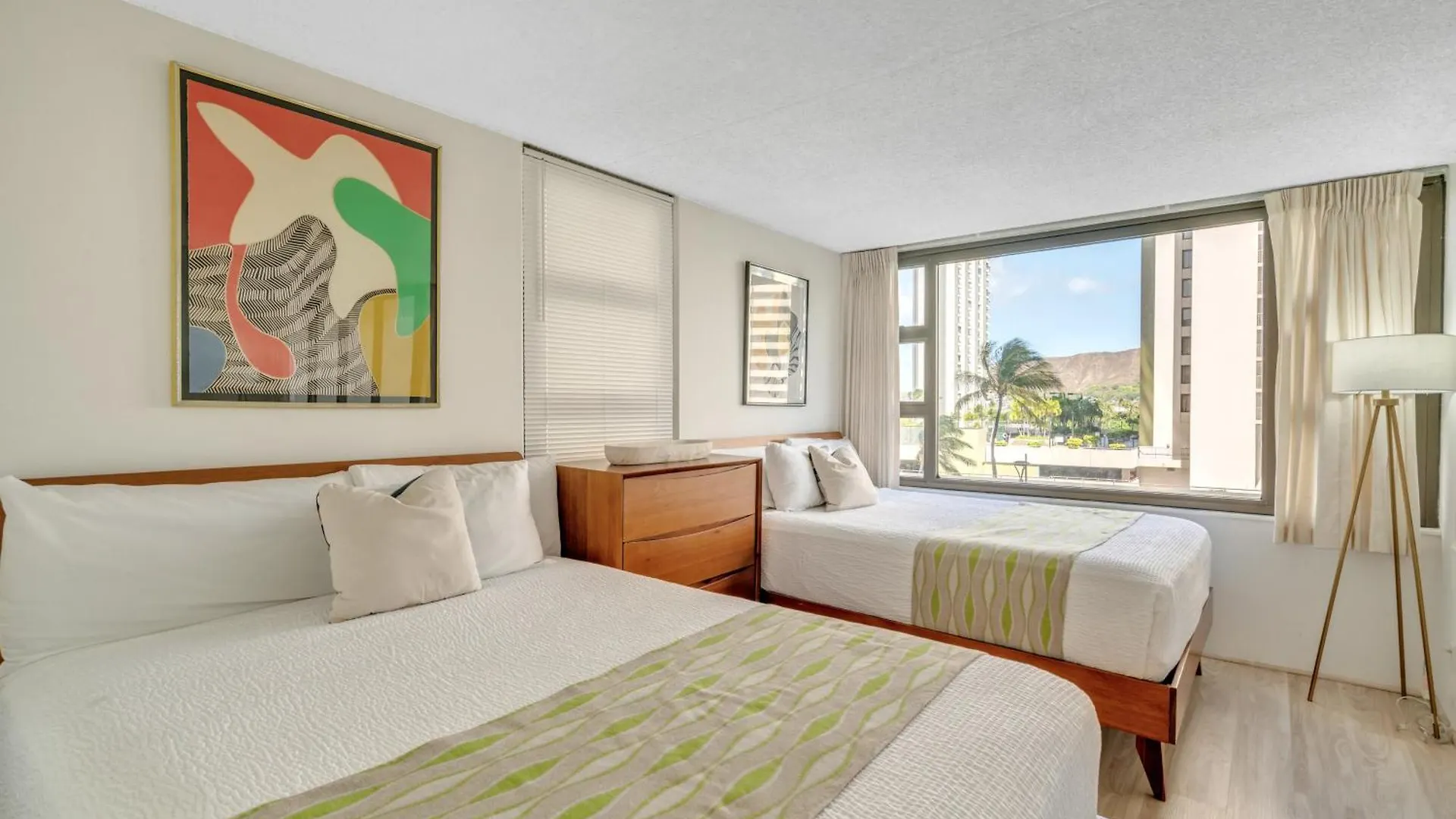 Appartement Poolside Waikiki Condo With Diamond Head Views, 1 Block From Beach Plus Free Parking Honolulu