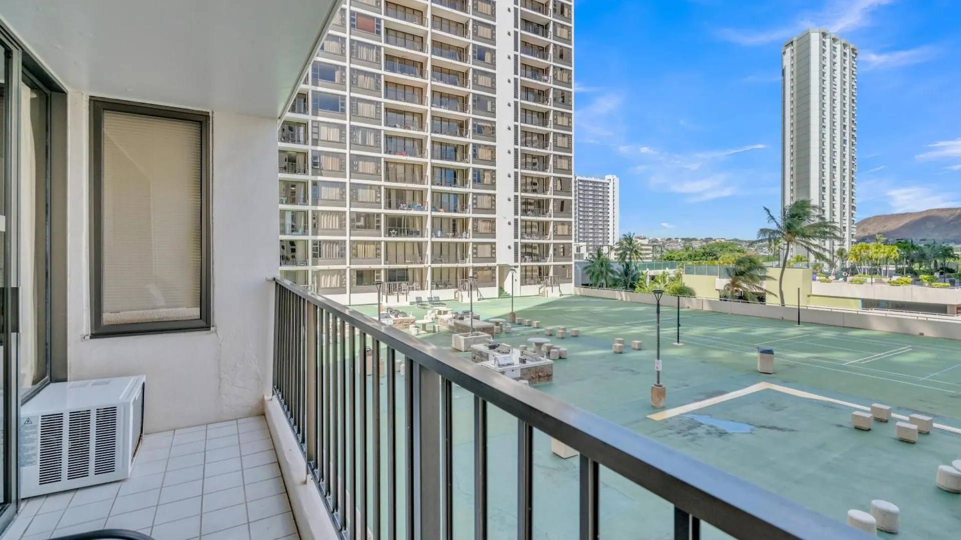 Appartement Poolside Waikiki Condo With Diamond Head Views, 1 Block From Beach Plus Free Parking Honolulu