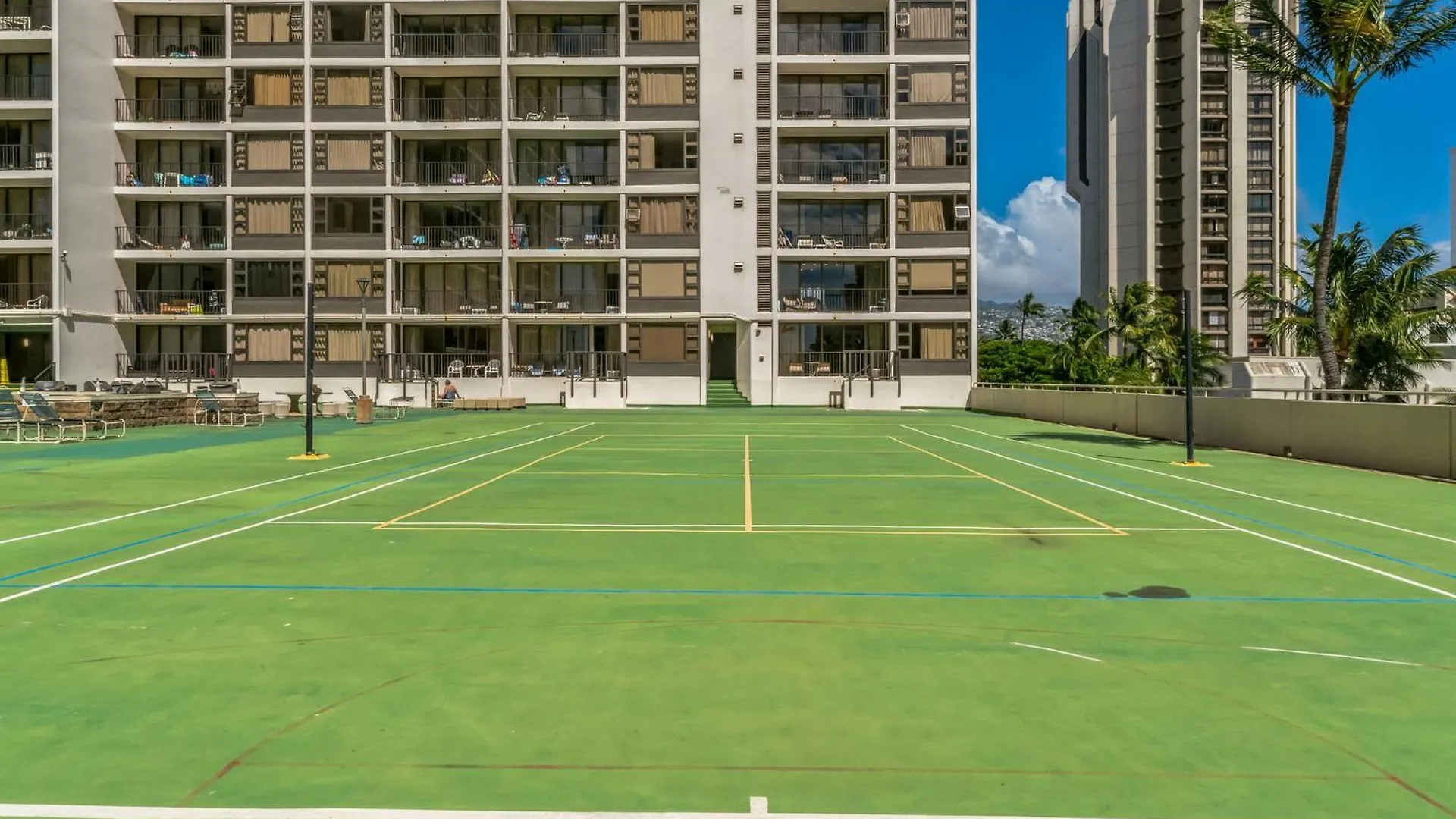 Appartement Poolside Waikiki Condo With Diamond Head Views, 1 Block From Beach Plus Free Parking Honolulu Verenigde Staten